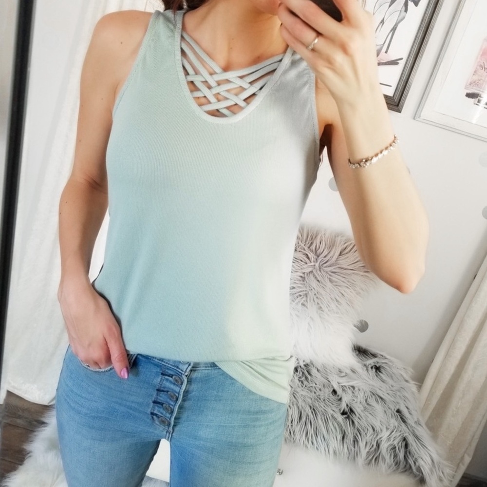 Last1️⃣ Stretchy Ribbed Basic Tank Fall Layering Tops Summer Tank Tops - Picture 2 of 8